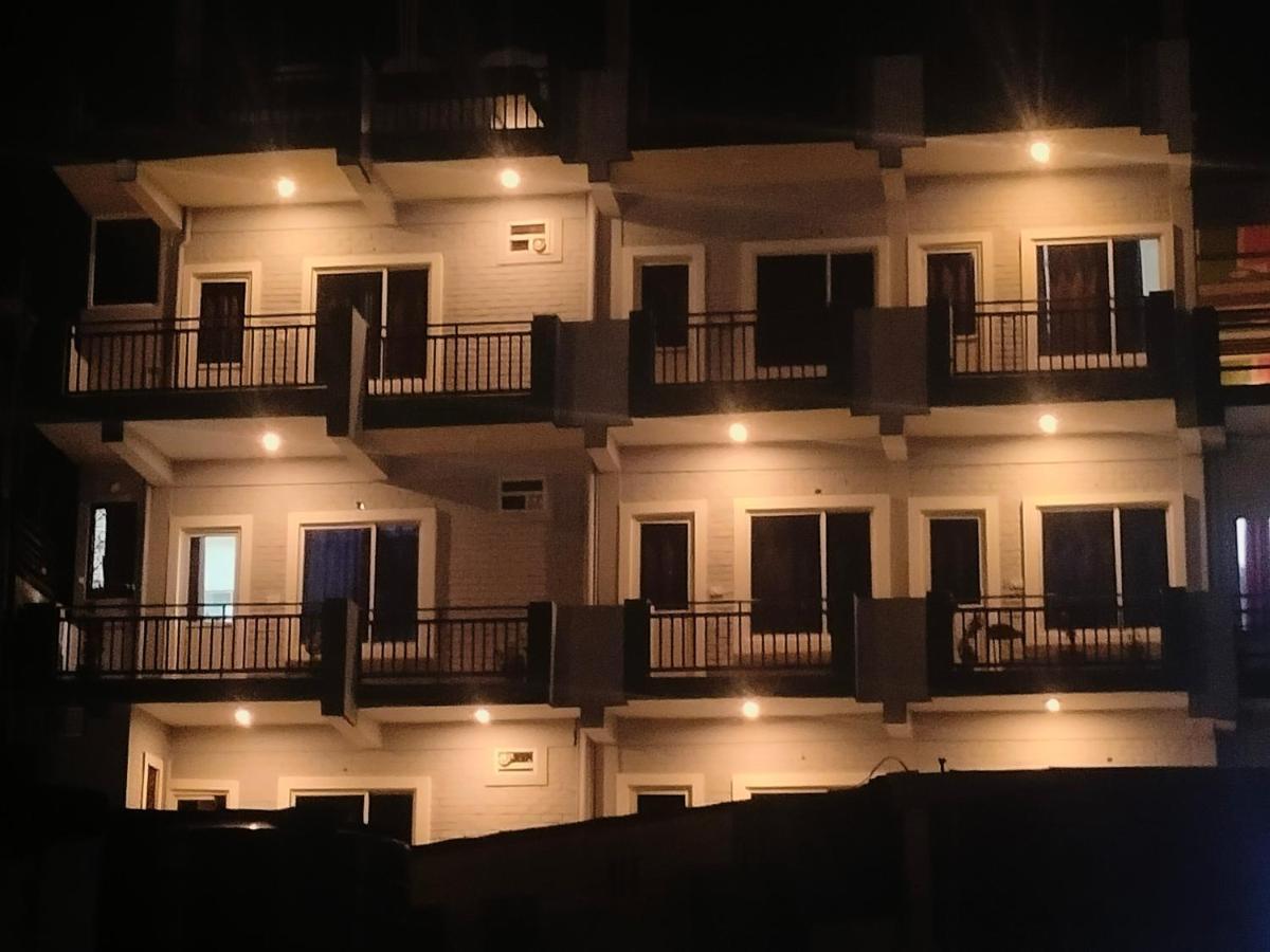 Chandra Palace Rishikesh Bagian luar foto