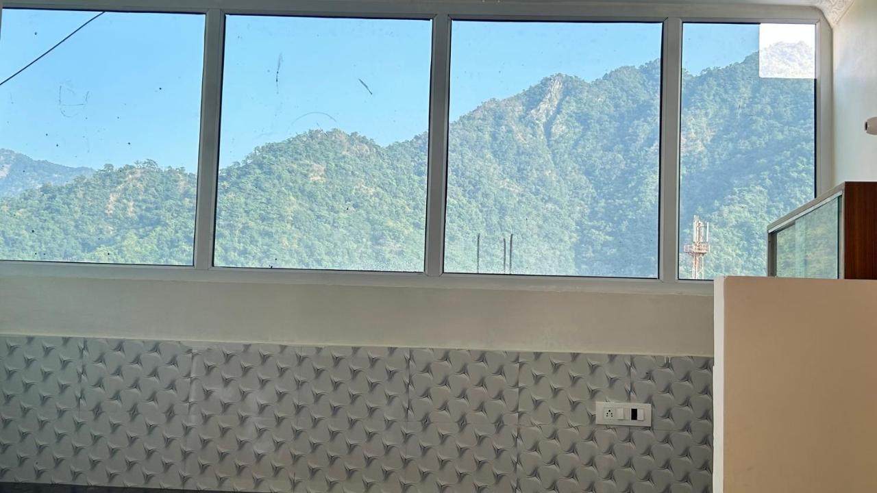 Chandra Palace Rishikesh Bagian luar foto