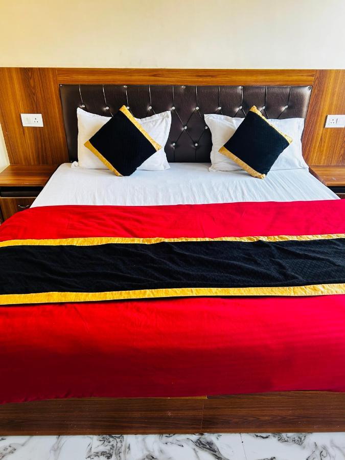 Chandra Palace Rishikesh Bagian luar foto