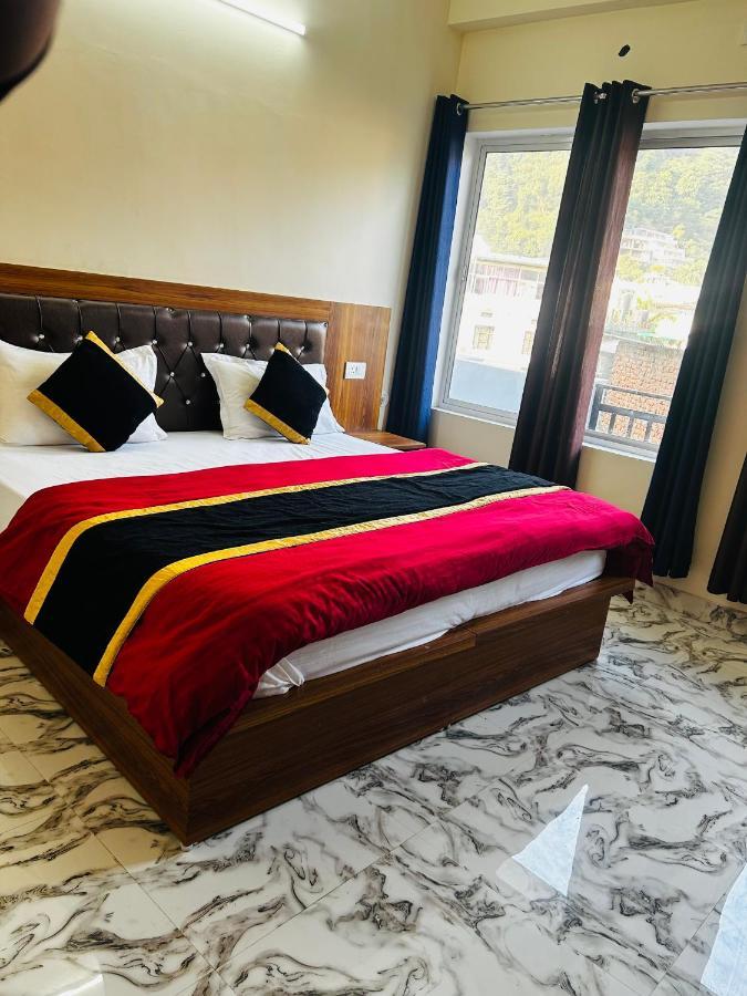 Chandra Palace Rishikesh Bagian luar foto