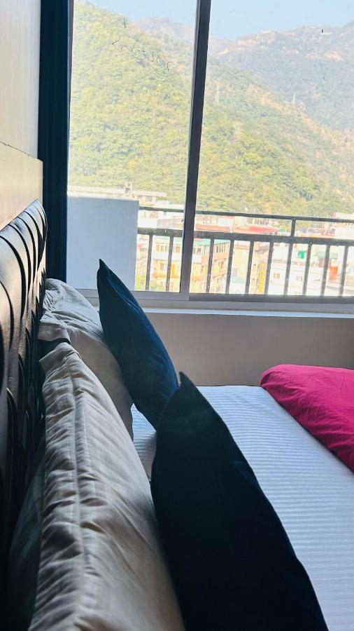 Chandra Palace Rishikesh Bagian luar foto