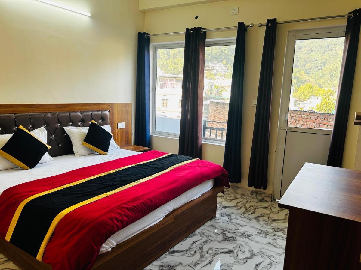Chandra Palace Rishikesh Bagian luar foto